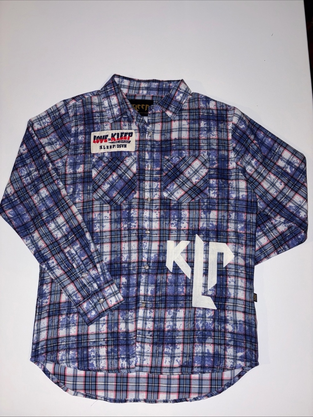 KLEEP Men's Blue Plaid Button-Down Shirt with White Graphic Size L